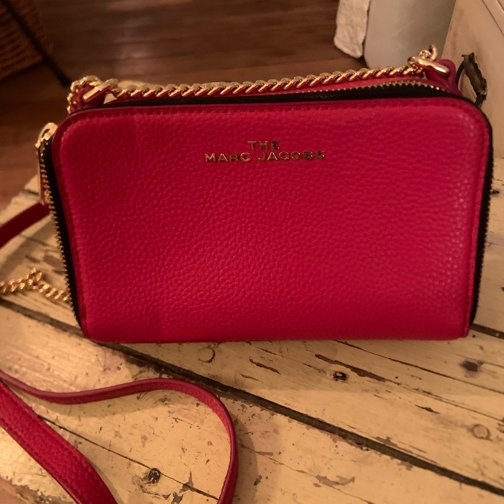 Marc Jacobs leather handbag.